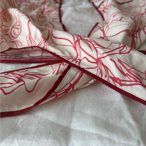 Etiquette Clothiers Red and Cream Floral Top - Picture 6 of 10